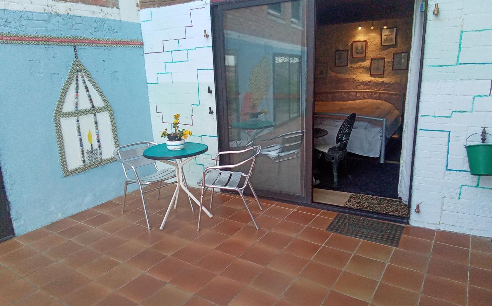 Le Canard Fou Peguilhan Exterior photo
